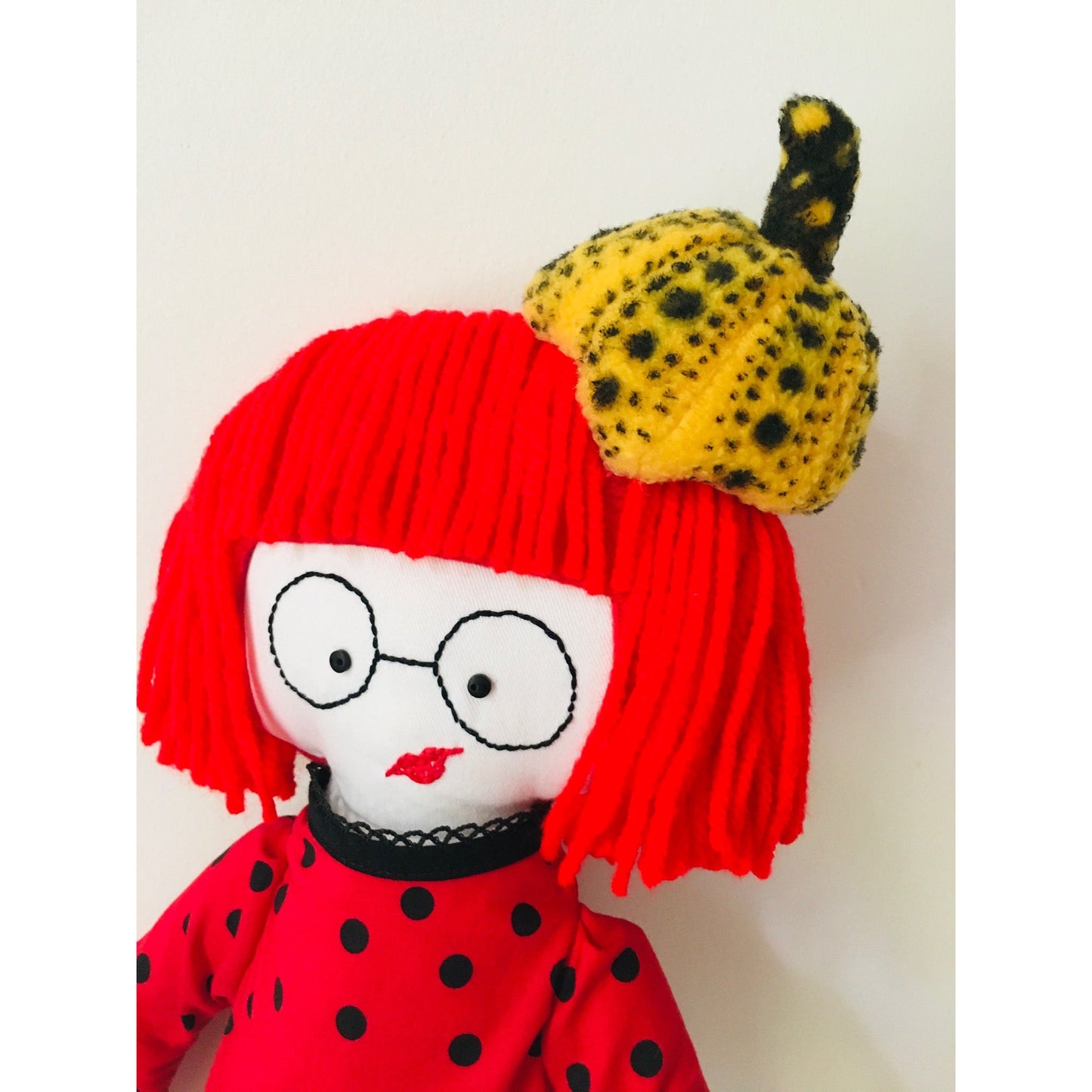 Muñeca de trapo Yayoi Kusama